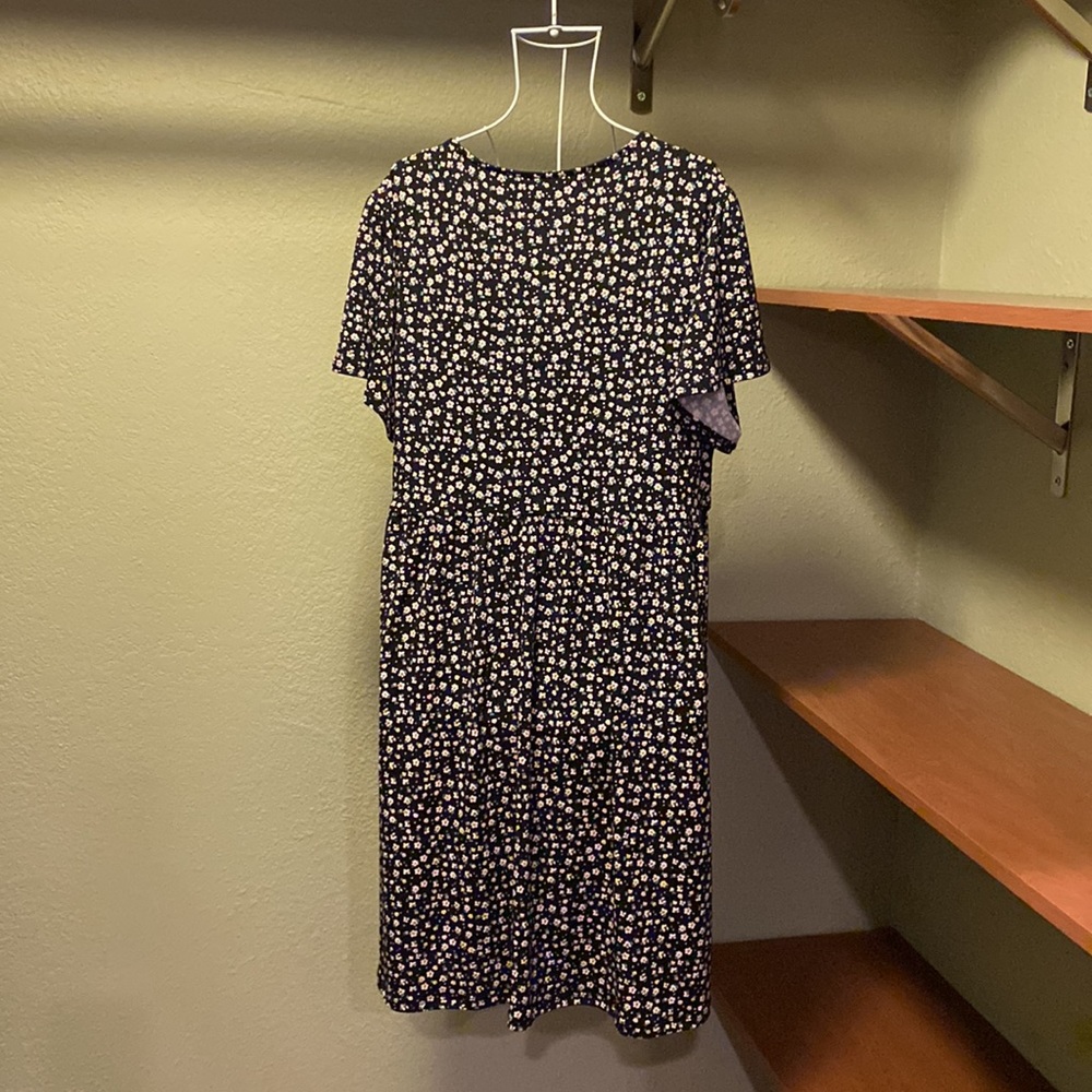 NWOT Short-sleeve Floral Minidress - Picture 4 of 7